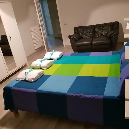 فندق مبيت وإفطار A Due Passi Da.... ساليرنو